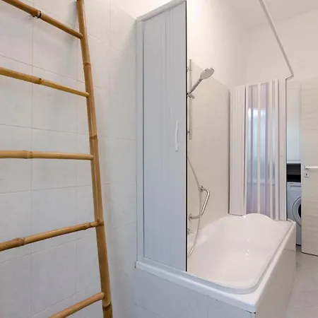 Appartement Altido Modern Flat With Terrace Near The Beach *